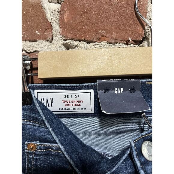 Gap True Skinny High Rise Jeans 25 / 0R  Medium Wash Stretch Measures 26'' - Picture 3 of 3